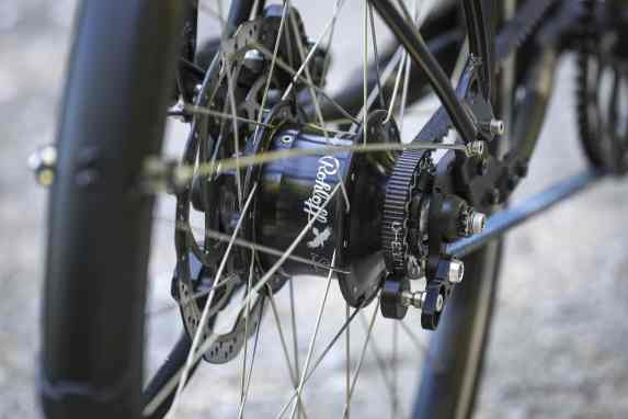 Klassiker mit Riemen und Rohloff im Test