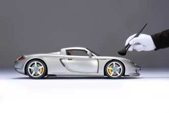 Amalgam baut Porsche Carrera GT in monumentalem Maßstab 1:8