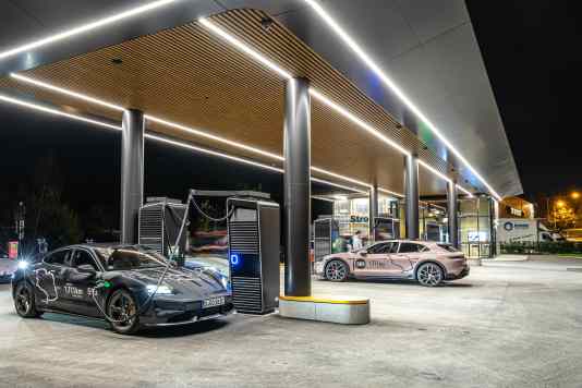 Porsche Taycan-Experte erklärt optimales Laden von Elektroautos