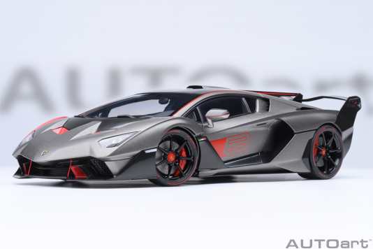 Autoart liefert das Lamborghini-Unikat SC18 Alston in 1:18 und Grigio Daytona