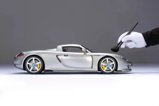 Amalgam baut Porsche Carrera GT in monumentalem Maßstab 1:8