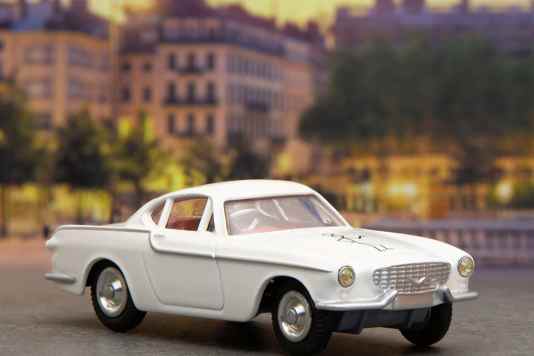 Corgi bringt Volvo P1800 von “The Saint” oder “Simon Templar” wieder zurück