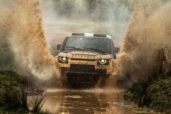 Defender Rally dominiert Stock-Klasse in Portugal