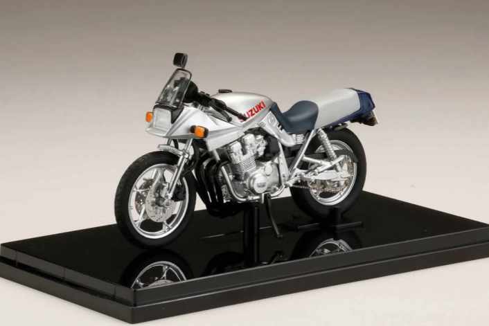 Suzuki GSX 750S Katana als Die-Cast-Legende im Manga-Trimm in 1:24