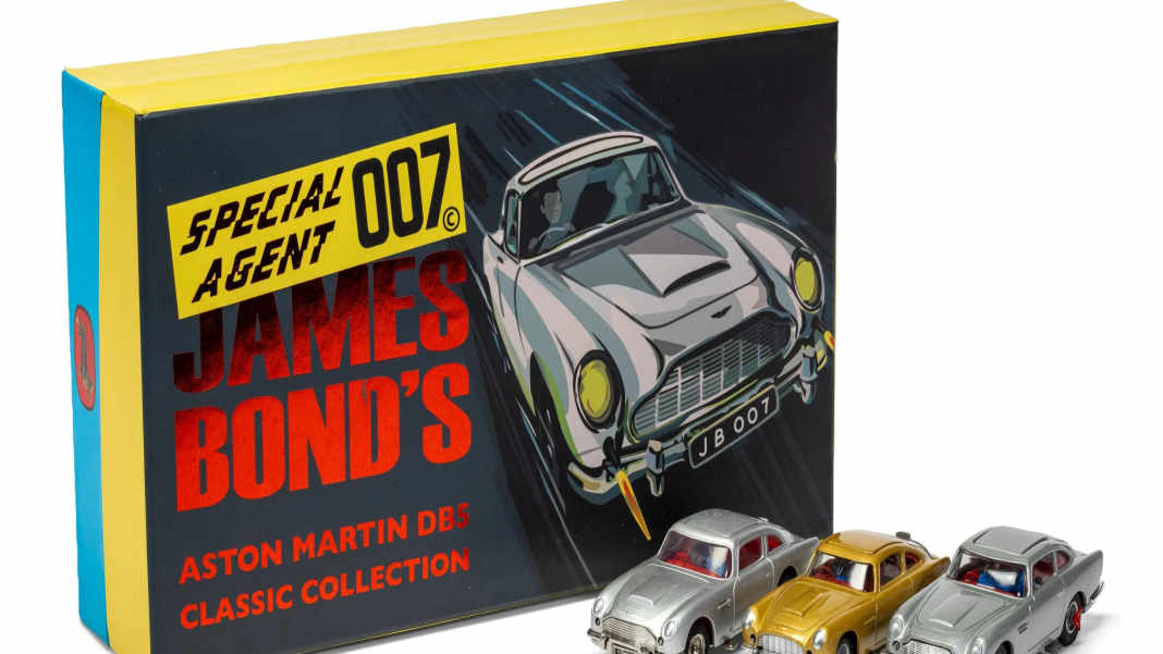 Corgi feiert 70 Jahre mit Bond-Triologie im Gold(finger)koffer in 1:43