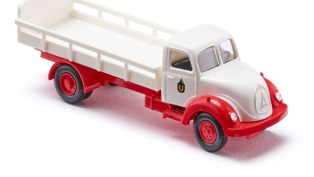 Starkes Comeback auf der Intermodellbau von Wiking mit zwei 1:87-Brummis für Dortmund