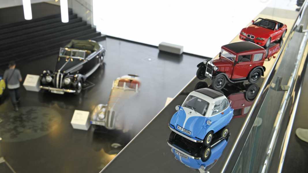 BMW Dixi, Isetta und Z3 von Minichamps in 1:18 – Mir san mir