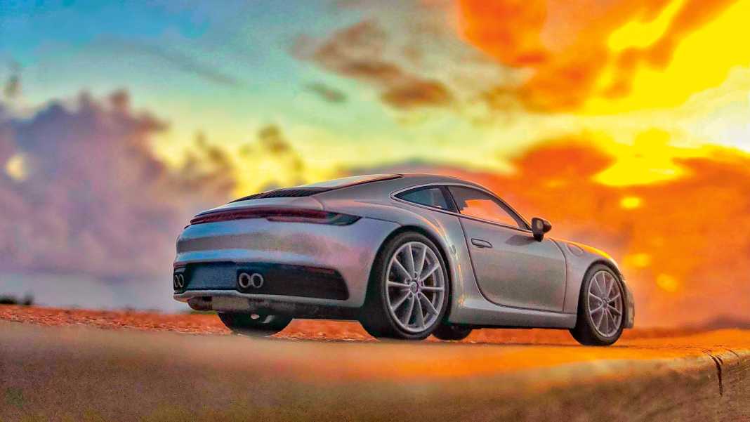 Porsche 911/992 von Minichamps in 1:43 – Himmelfahrt