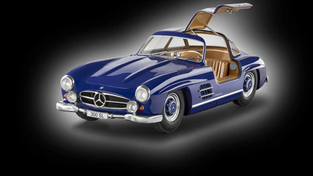 Revell feiert 100 Jahre Mercedes mit zwei 1:24-Kits nach Sportwagen-Ikonen