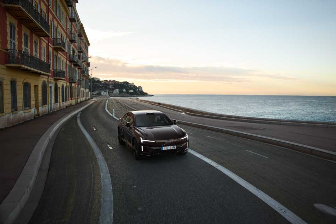 Volvo ES90 elektrisiert die Premium-Limousine