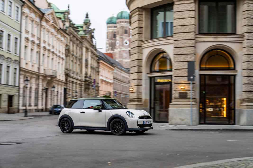 MINI Paul Smith Edition vereint britisches Design