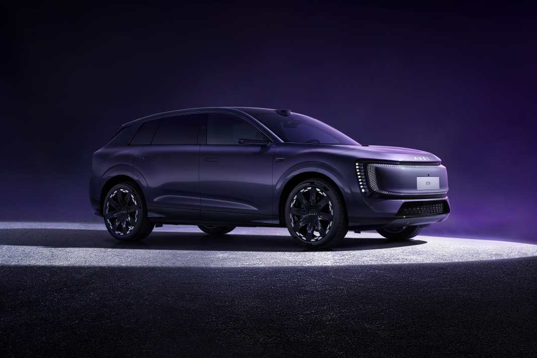 AUDI E7X zeigt futuristisches SUV-Design