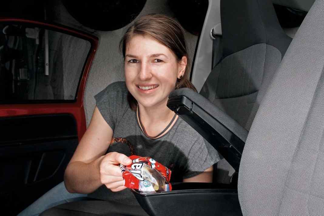 Mittelarmlehne für den VW Up! - Arm drauf