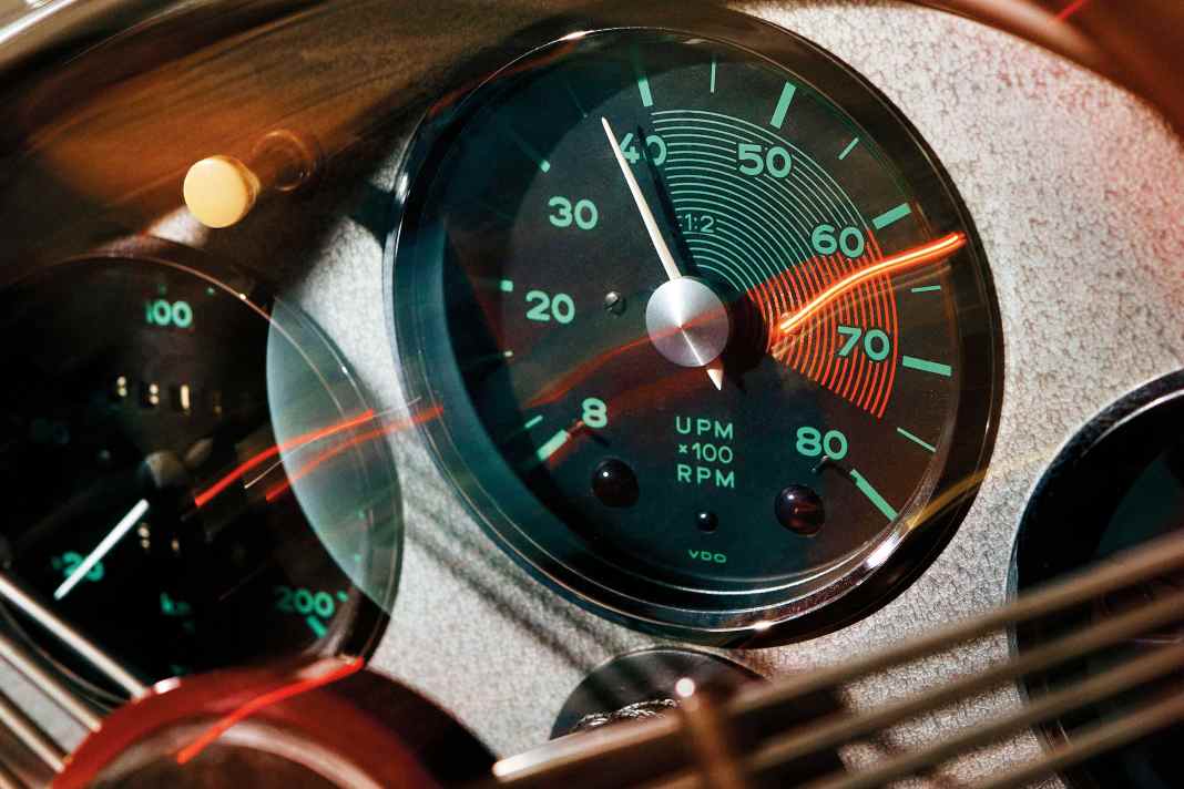Wie der mittige Drehzahlmesser zum Markenzeichen von Porsche wurde