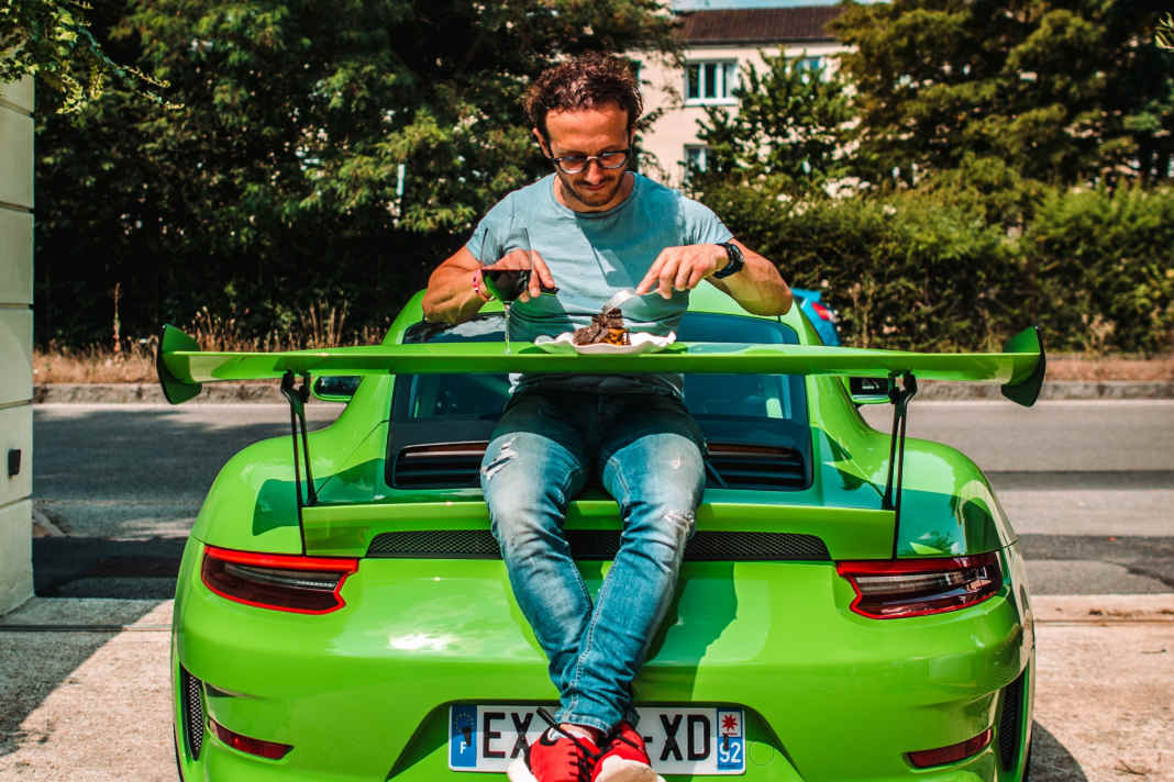 Der Weg vom lombardischen Bauernhof zum Pariser Sternekoch im Porsche GT3 RS