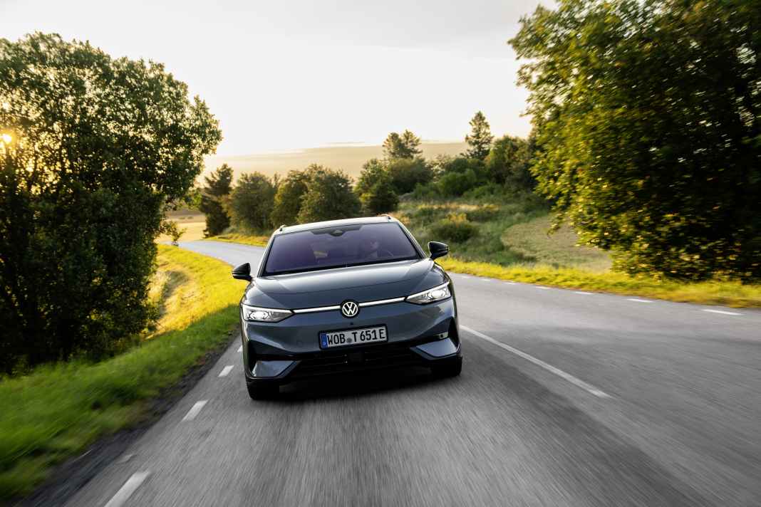 VW überholt Tesla als Europas E-Auto-Spitzenreiter