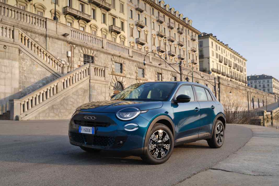 Fiat 600 startet mit Benzinmotor durch