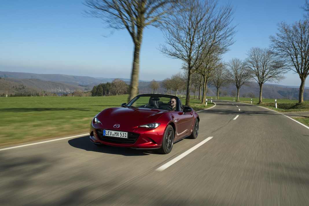 Mazda MX-5 2025 schärft seine Roadster-Gene