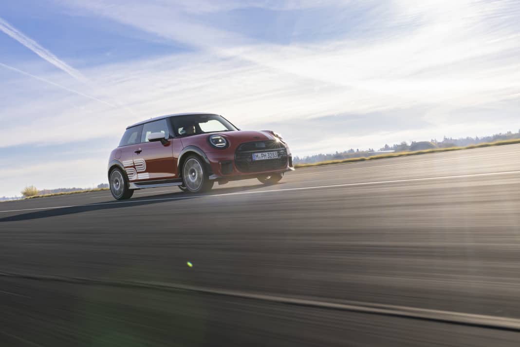 MINI 1965 Victory Edition feiert Rallye-Triumph