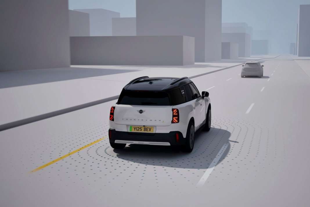 MINI setzt neue Maßstäbe beim Insassenschutz