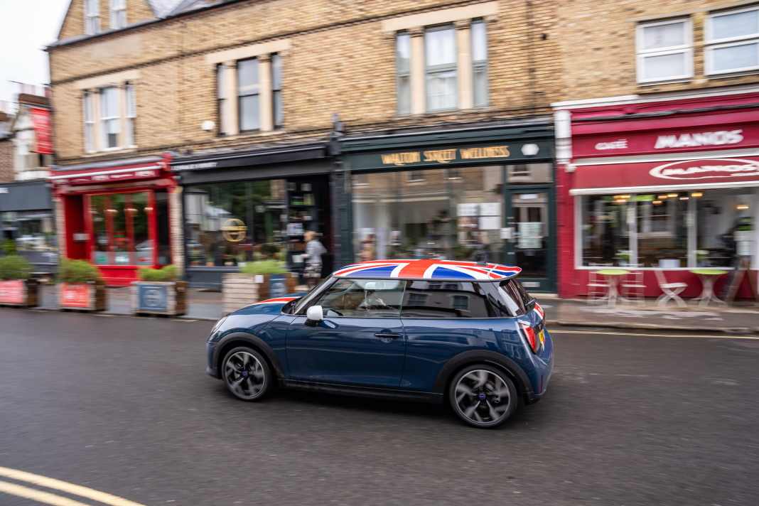 MINI Cooper Oxford Edition feiert britische Wurzeln