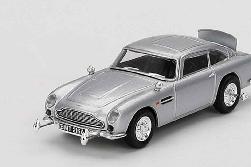 Mini GT startet seine James-Bond-Serie in 1:64
