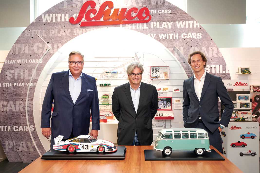 Simba Dickie beteiligt sich an Minimax und baut Modellautogruppe