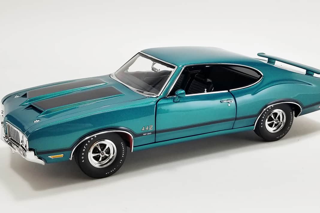 ACME Die Cast bringt Oldsmobile im Sammlergrün als 1:18er