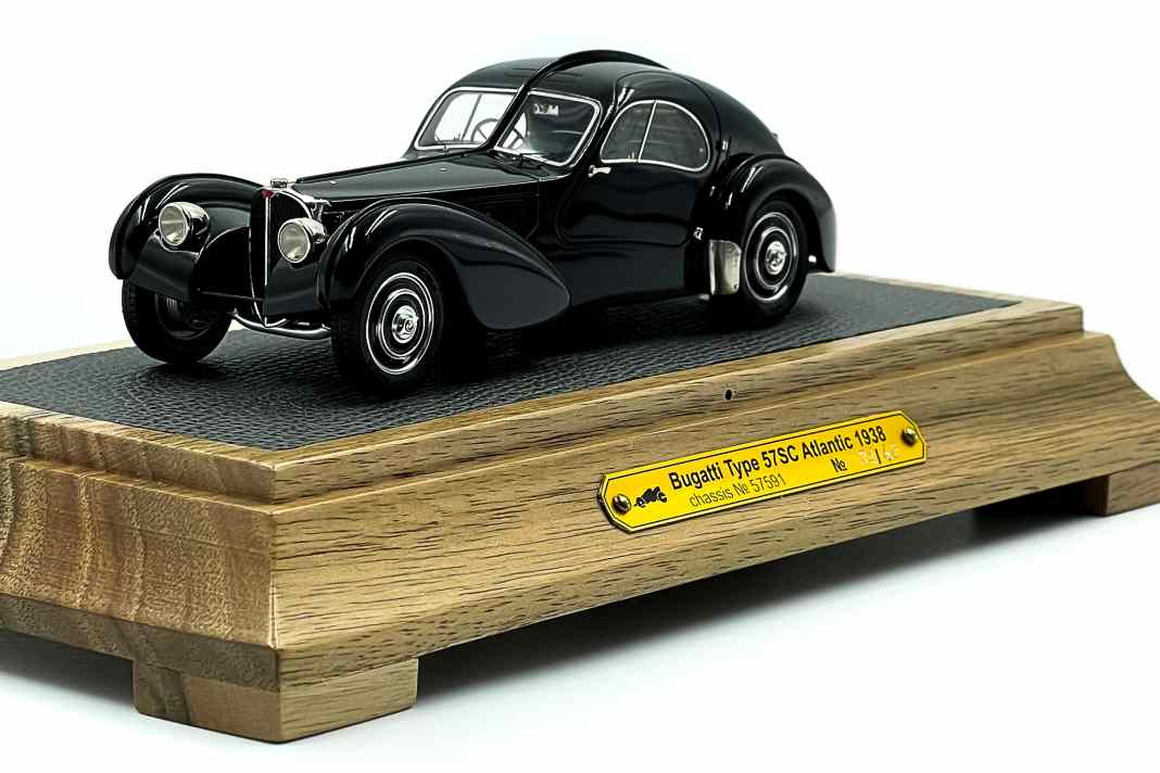 EMC stellt den ultimativen Bugatti Atlantic 57 SC vor, in der Version von Ralph Lauren