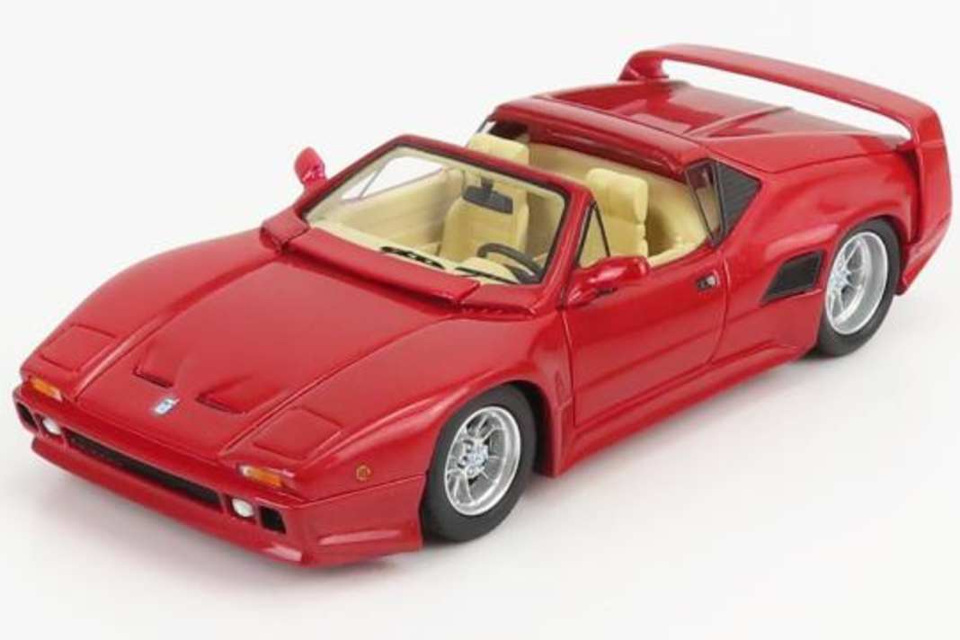Kess bringt den offenen De Tomaso SI Targa als Resinemodell in 1:43 – gleich dreimal!