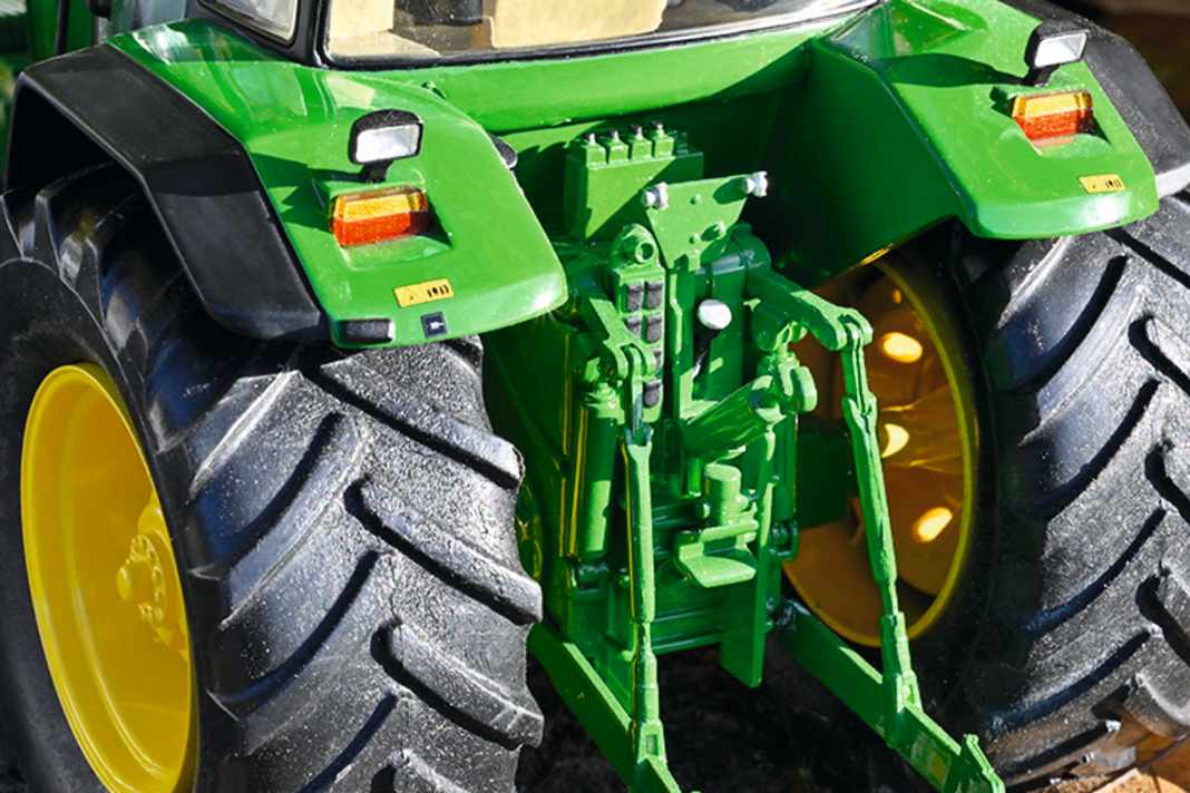 John-Deere-Duo von Schuco in 1:32 & 1:18 - Oh my Deere!