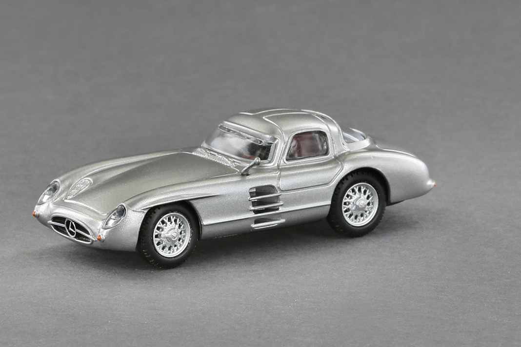 „Blaues Wunder“ und 300 SLR von Le Grand in 1:87