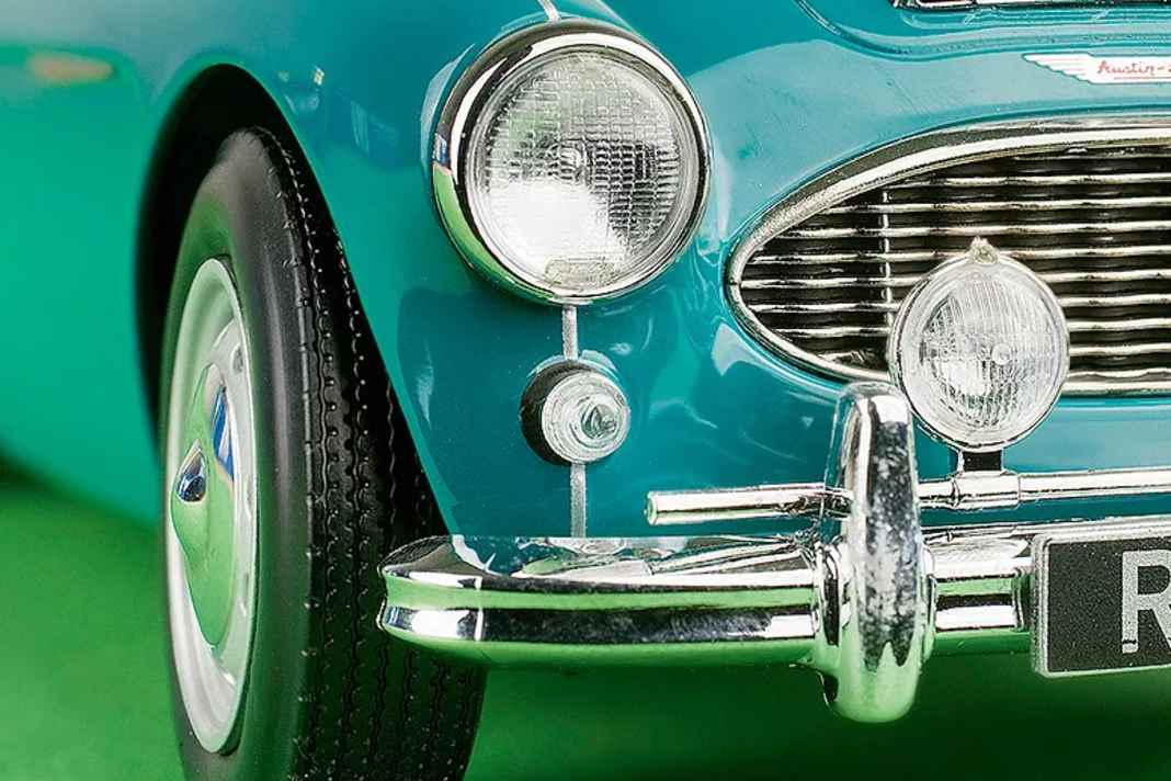 Austin-Healey 3000 Mk I und Mk II von Norev in 1:18