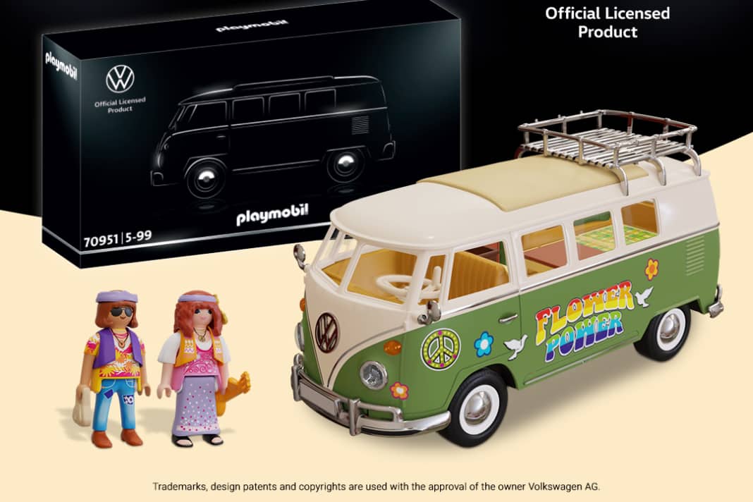 Playmobil treibt es ganz schön bunt beim Volkswagen Bulli und Käfer