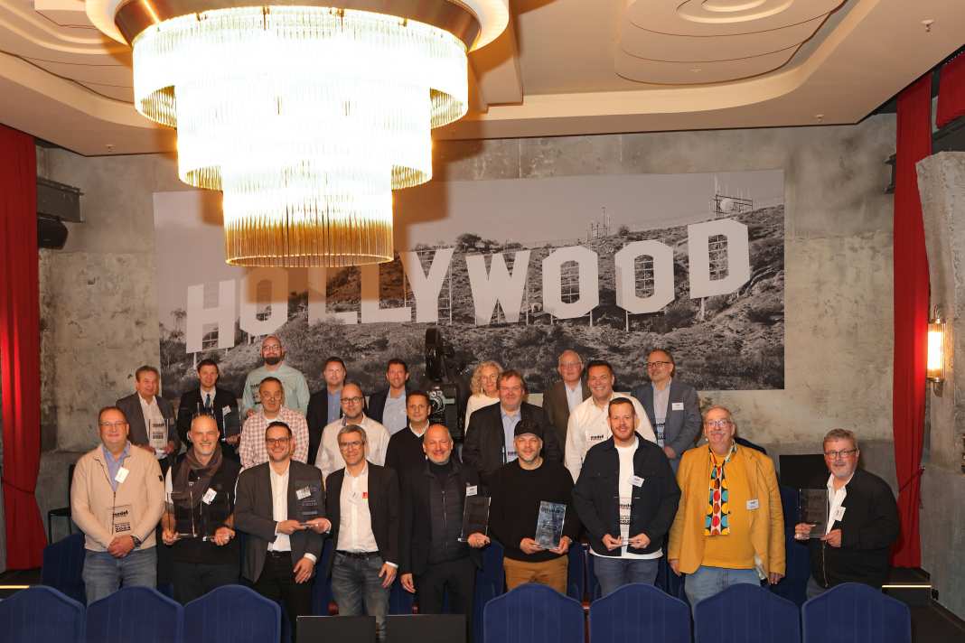 Preisverleihung der Leserwahl zum Modellfahrzeug des Jahres 2024 - Hollywood-reif