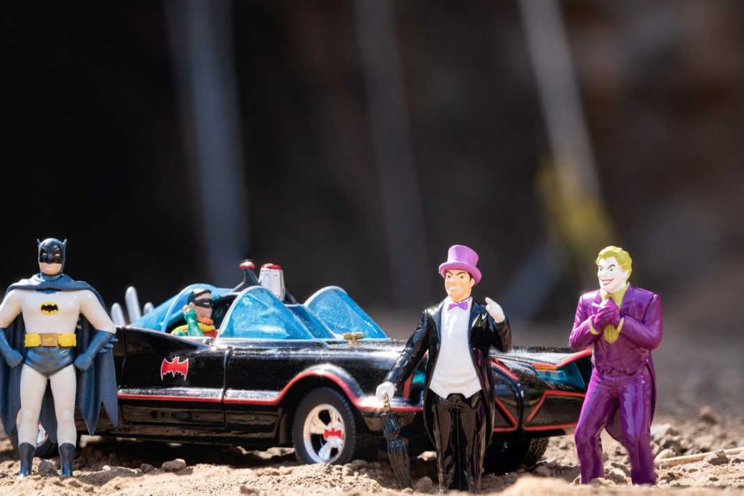 Jada bringt Batman-Set in 1:24 und legt gleich vier Figuren bei