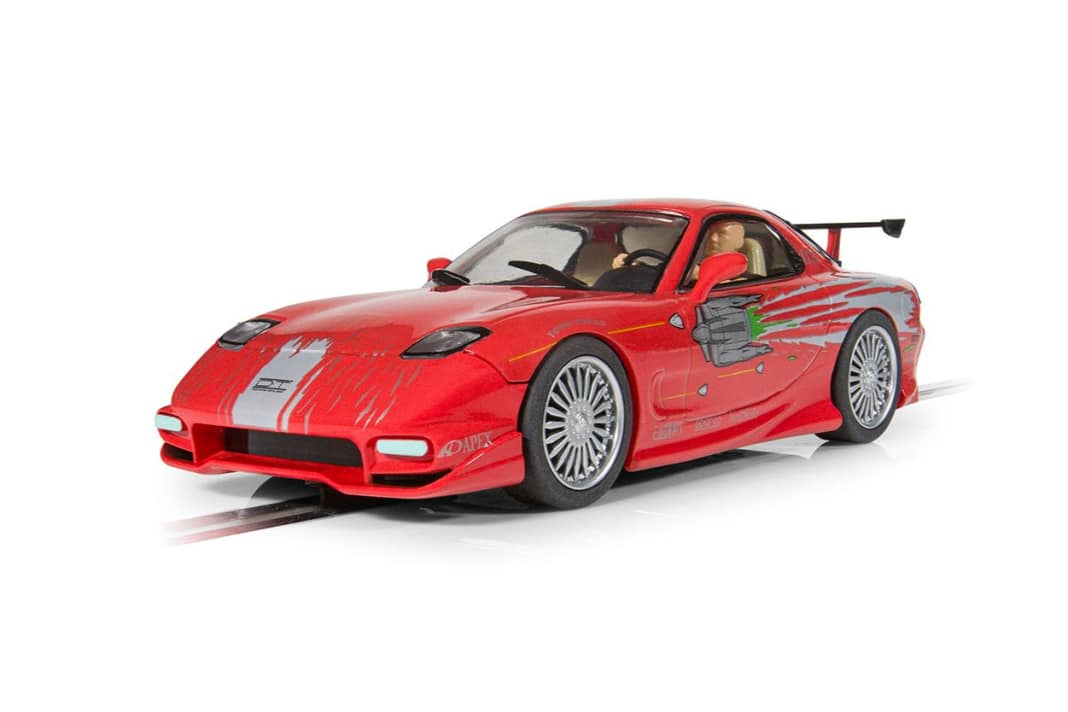Scalextric bringt Dom Torettos roten Mazda RX-7 in 1:32 auf die Bahn