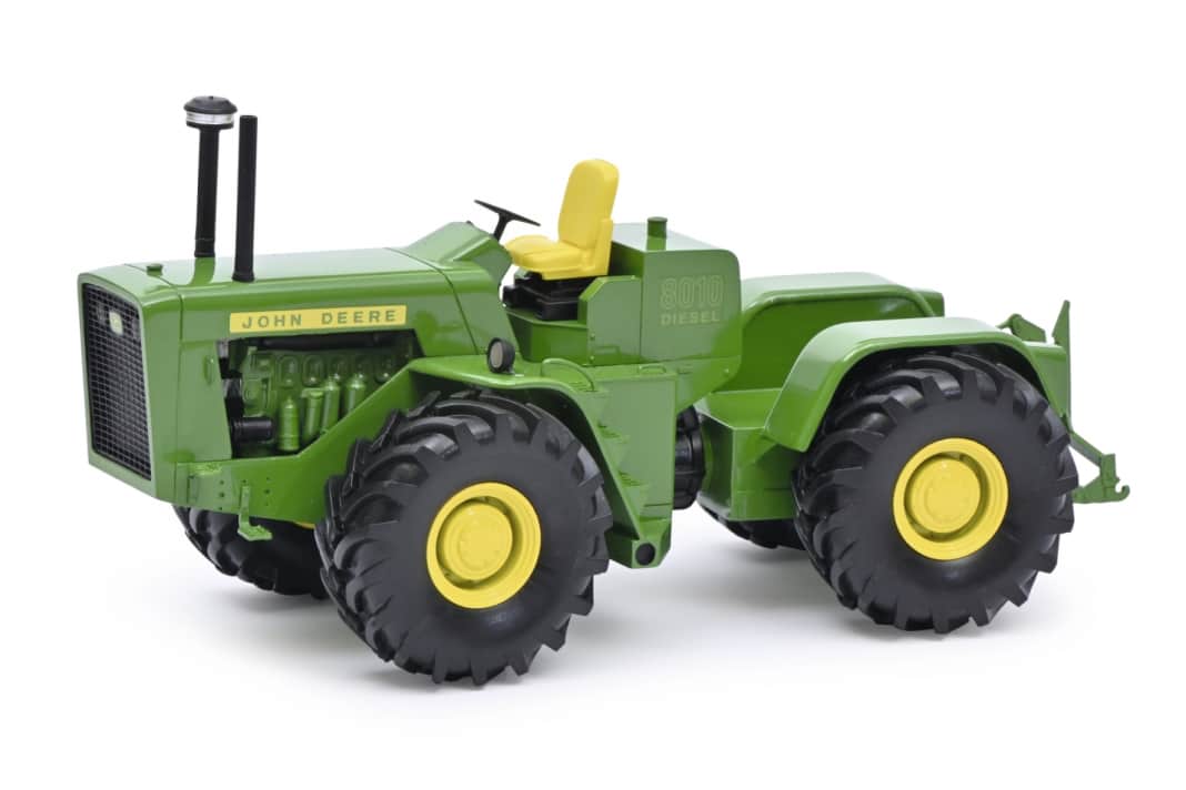 Schuco bringt in 1:32 einen neuen Grünen – den John Deere 8020