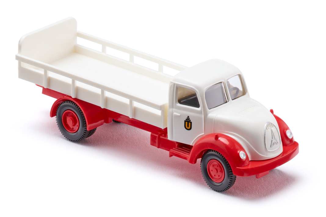 Starkes Comeback auf der Intermodellbau von Wiking mit zwei 1:87-Brummis für Dortmund