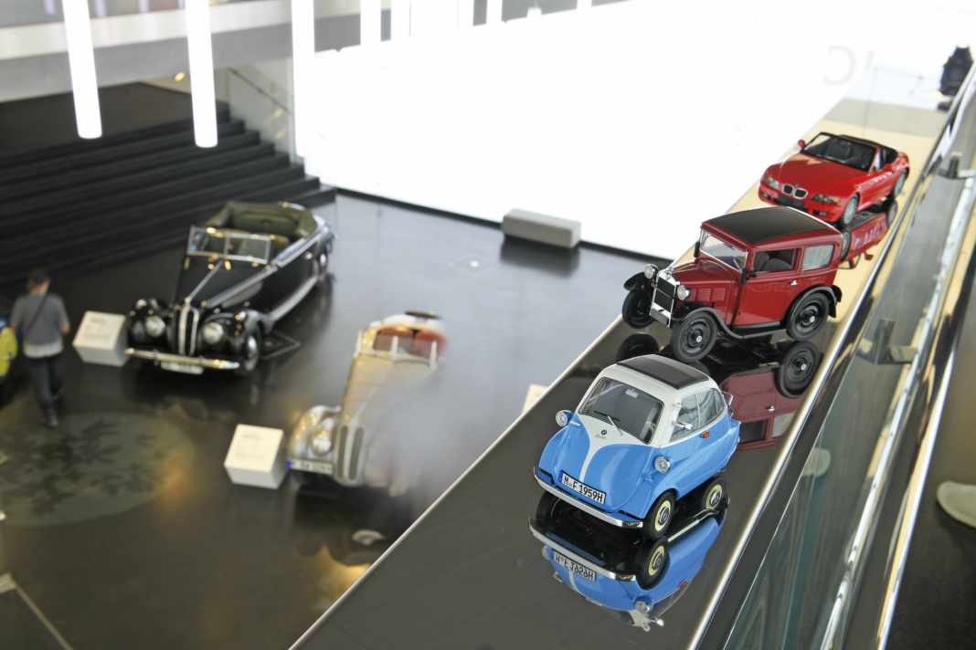 BMW Dixi, Isetta und Z3 von Minichamps in 1:18 – Mir san mir