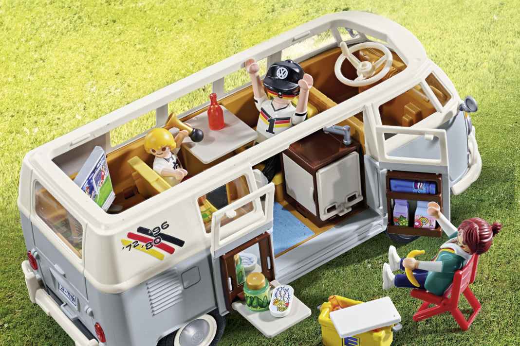 Playmobil bringt EM-Bulli und startet Gewinn-Aktion mit ID. Buzz als 1. Preis!