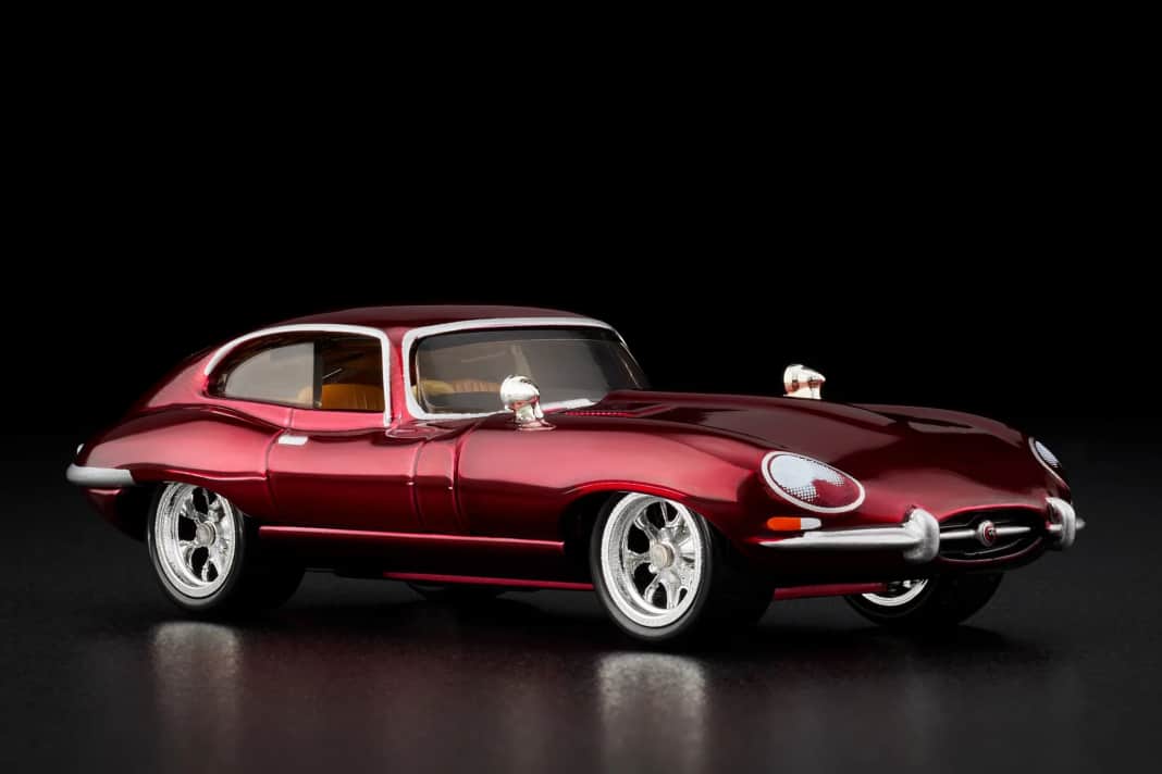 Jaguar E-Type im Spectraflame-Oxblood-Look von Hot Wheels in 1:64