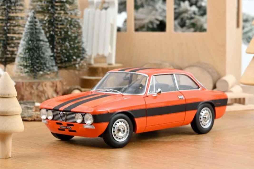 Schwarze Streifen machen Norev-Giulia zum Fast-&-Furious-Coupé in 1:18