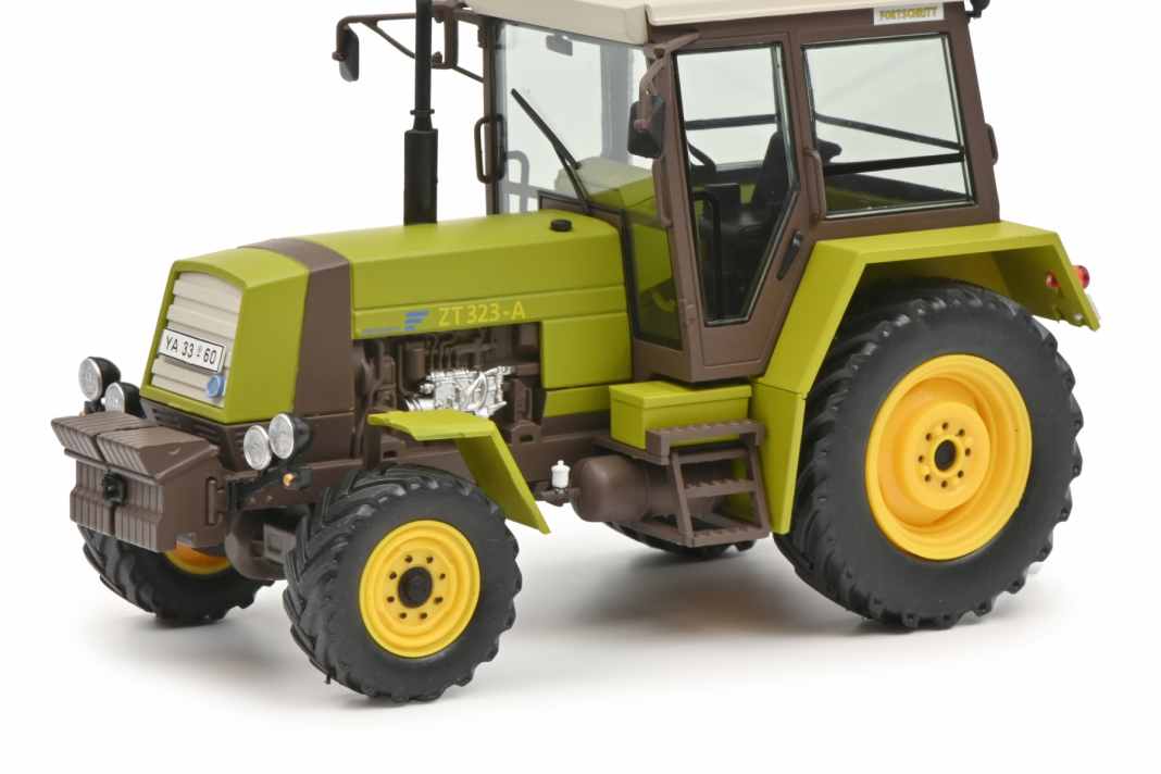 Schuco bringt den Fortschritt-Traktor ZT 323 in 1:32 heraus.