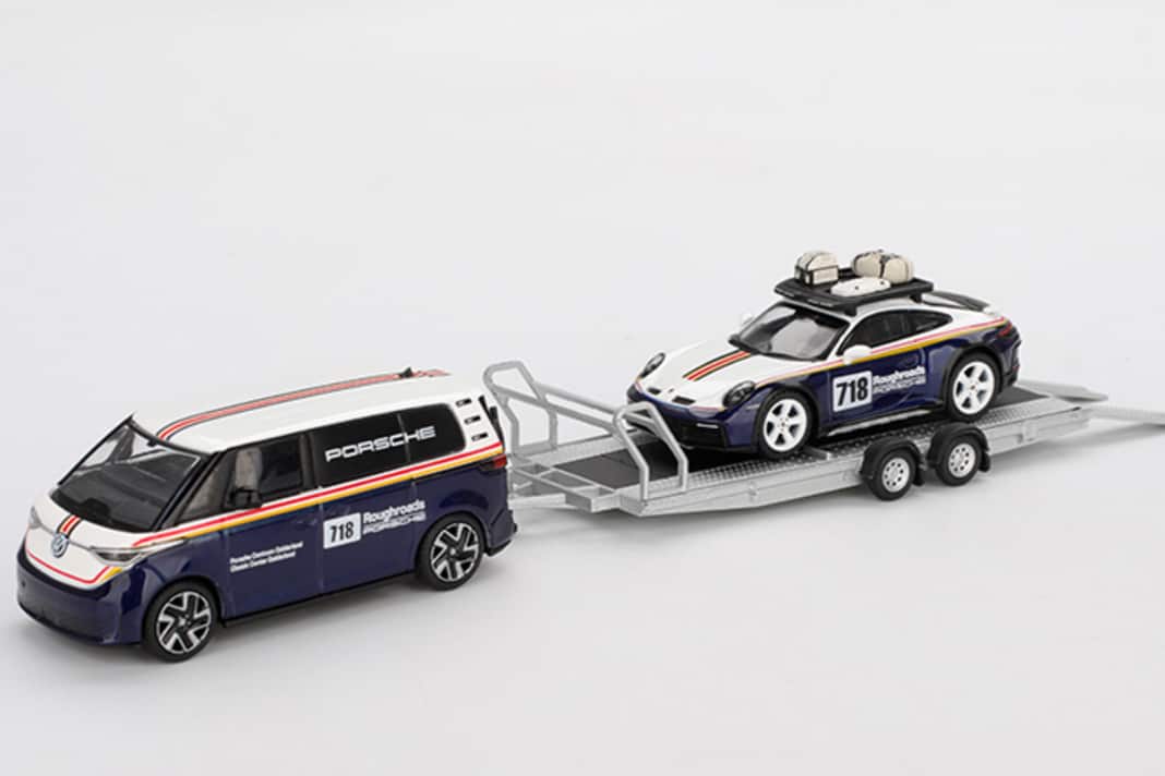 Mini GT plant buzziges 1:64-Gespann mit Dakar-Elfer als Ladegut