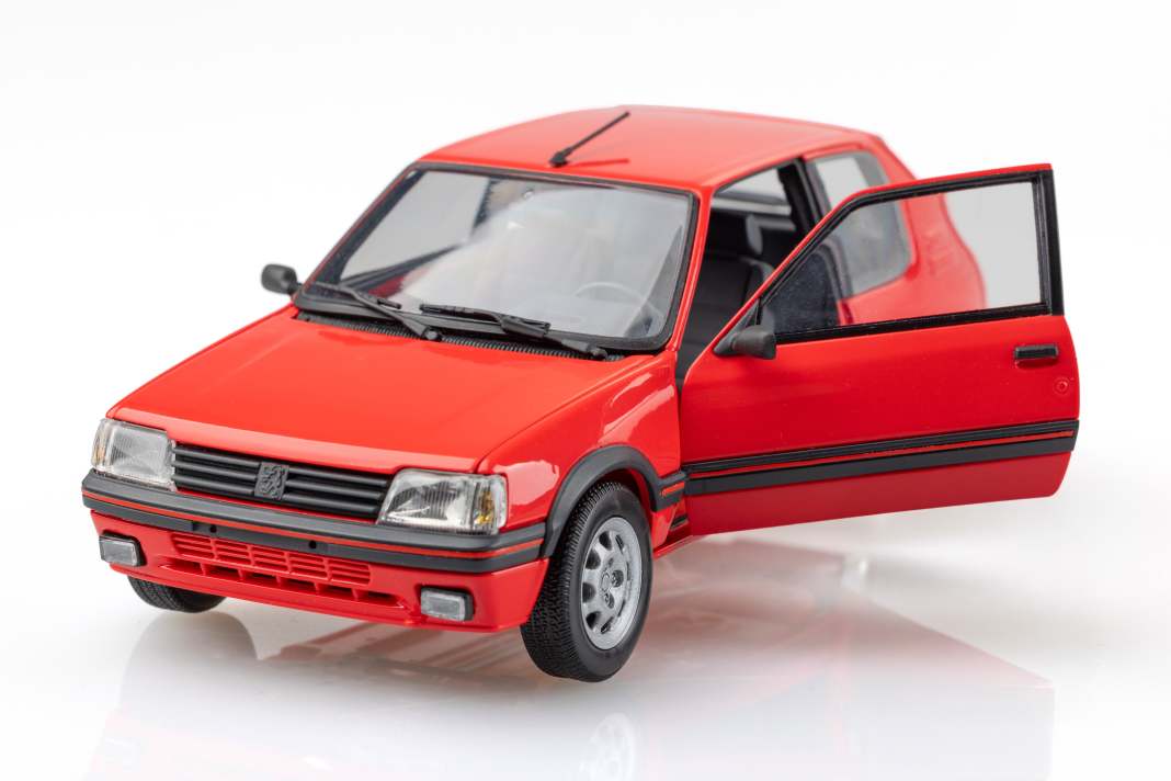 Heller bringt Peugeot 205 in 1:24 und weitere Bausätze