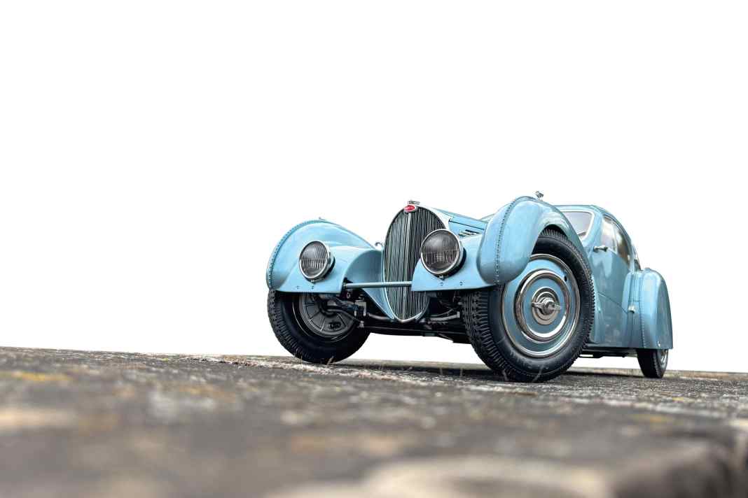 Bugatti 57 SC Atlantic von Ixo in 1:8, Teil II - Mehr sein als Schein