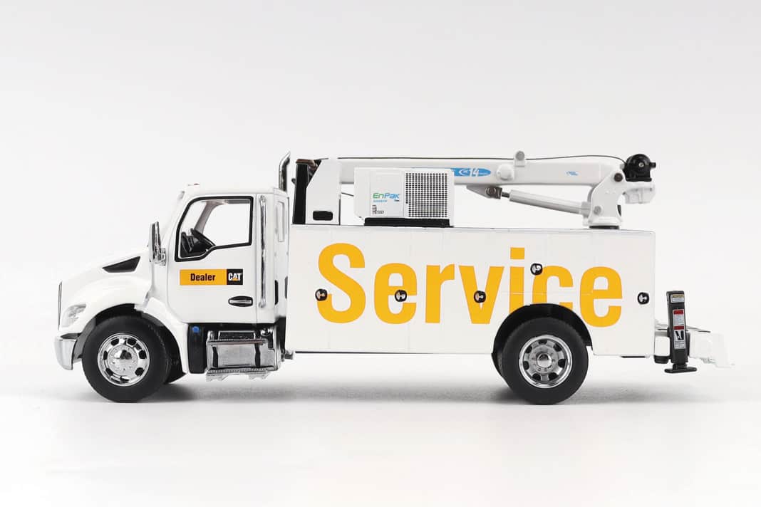 Kenworth T380 Kran rollt bei Diecast Master in 1:50 an