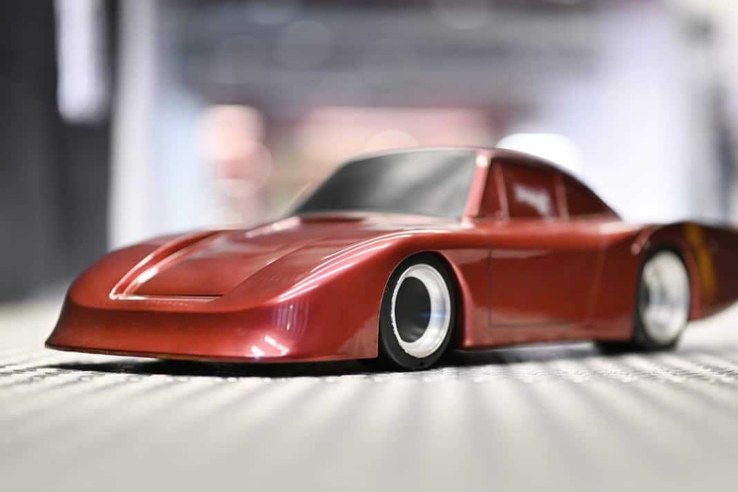 ’83 Porsche 935 Mansour Ojjeh in 1:5 - Tailormade