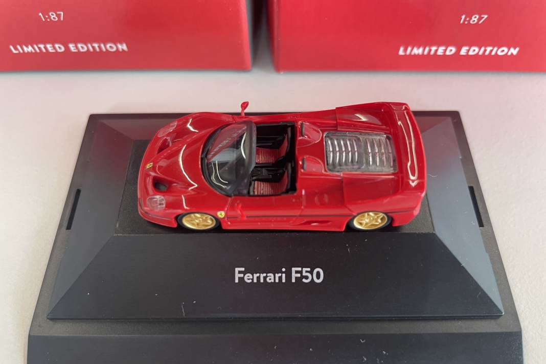 Beim NAM parken neue Herpa-F50 in 1:87